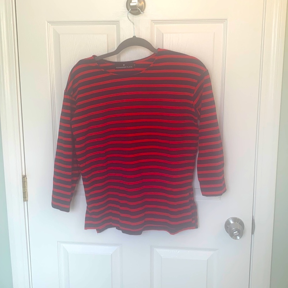 Tuckernuck Pomander Place red and blue striped shirt. Size xs, brand new!
